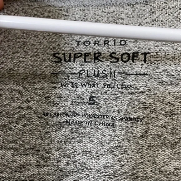 torrid Super Soft Plush Duster Open Front Heather Grey Front Pocket Plus 5X - Picture 11 of 13